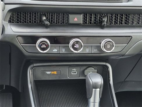 Used 2025 Honda CR-V LX image 17