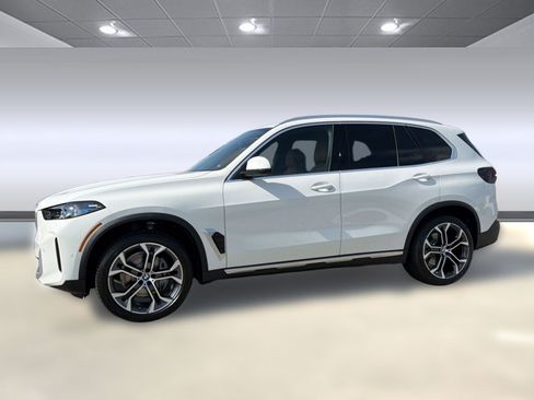 New 2026 BMW X5 sDrive40i w/ Climate Comfort Package RWD image 2