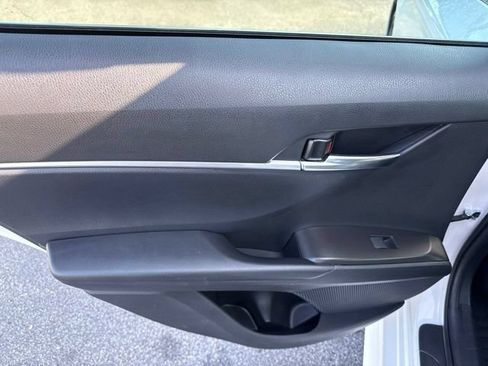 Used 2023 Toyota Camry SE FWD image 21