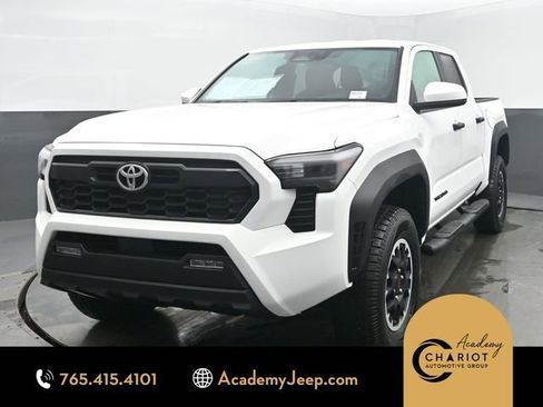 Used 2025 Toyota Tacoma TRD Off-Road AWD/4WD image 1