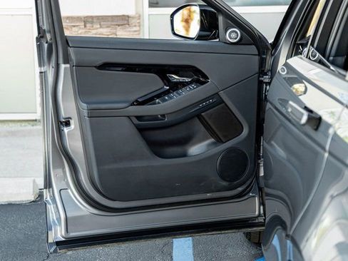 Used 2025 Land Rover Range Rover Evoque S image 12