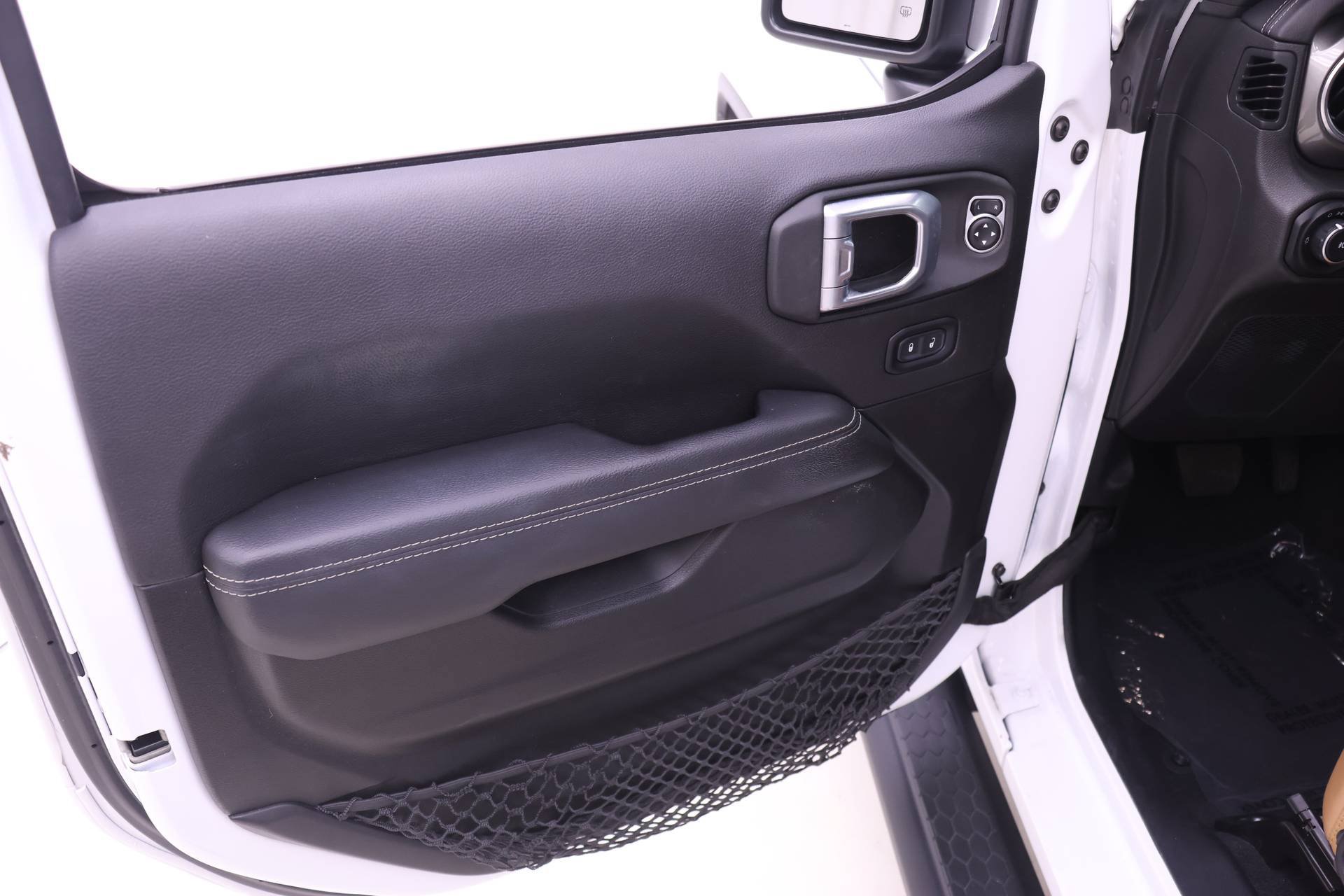 Used 2021 Jeep Wrangler Unlimited Sahara w/ LED Lighting Group AWD/4WD image 12