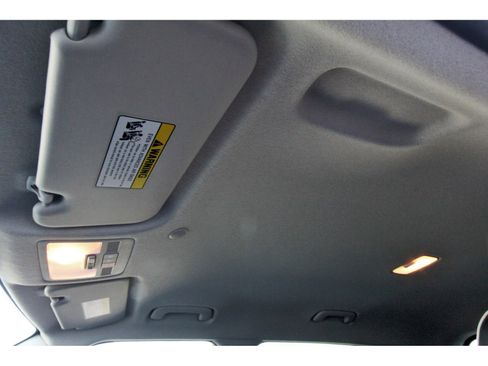 Used 2024 Hyundai Venue Limited FWD image 31