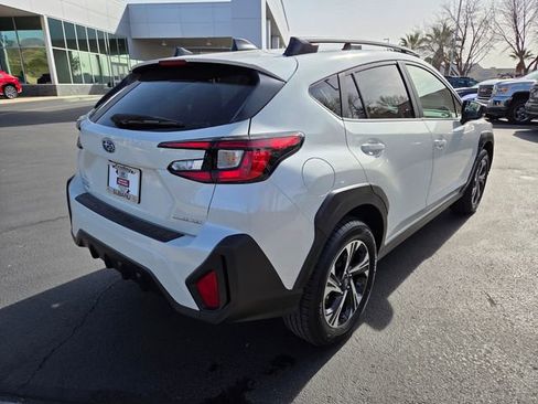 Used 2025 Subaru Crosstrek 2.0i Premium image 4
