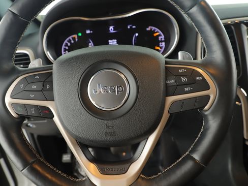 Used 2017 Jeep Grand Cherokee Limited image 17