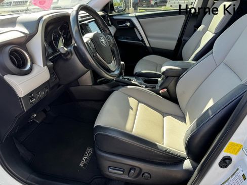 Used 2017 Toyota RAV4 Platinum image 10