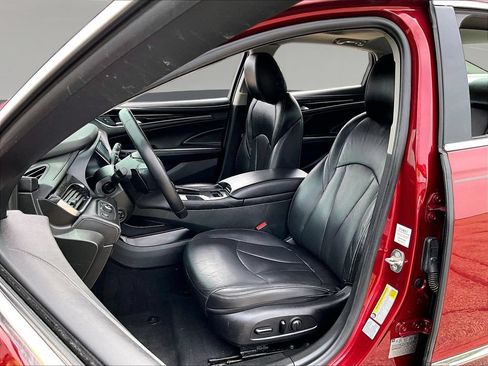 Used 2017 Buick LaCrosse Essence w/ Sun and Shade Package FWD image 24