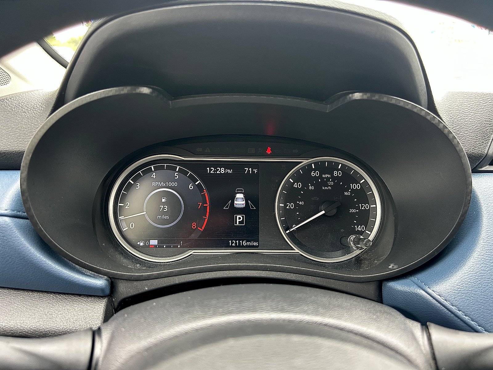Used 2025 Nissan Versa SV FWD image 14