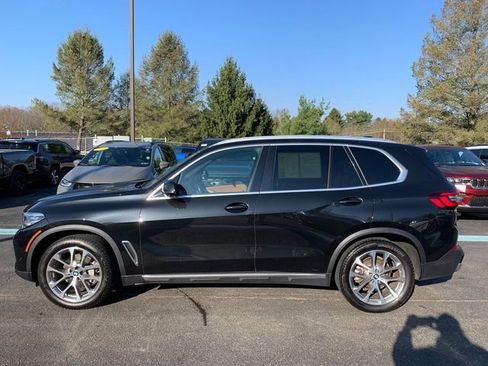 Used 2023 BMW X5 xDrive40i w/ Premium Package image 2