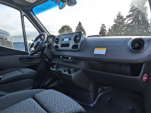 New 2025 Mercedes-Benz Sprinter 2500 image 12