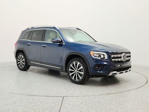 Used 2022 Mercedes-Benz GLB 250 image 3