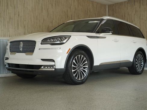 Used 2021 Lincoln Aviator Reserve w/ Elements Package Plus RWD image 4