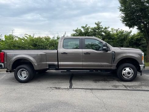 Used 2023 Ford F350 XL AWD/4WD image 2