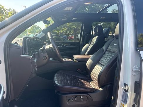 Used 2023 Cadillac Escalade Sport Platinum w/ LPO, ONYX Package AWD/4WD image 10
