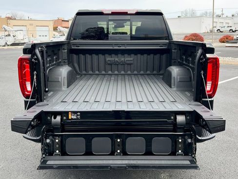 Used 2025 GMC Sierra 1500 AT4 w/ AT4 Preferred Package image 10