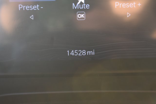 Used 2025 Jeep Grand Cherokee Laredo RWD image 24