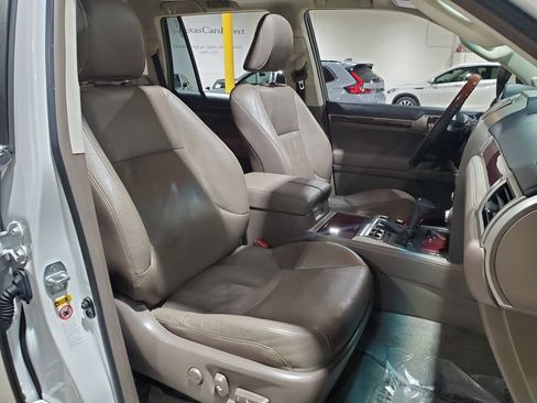 Used 2015 Lexus GX 460 w/ Premium Package image 14