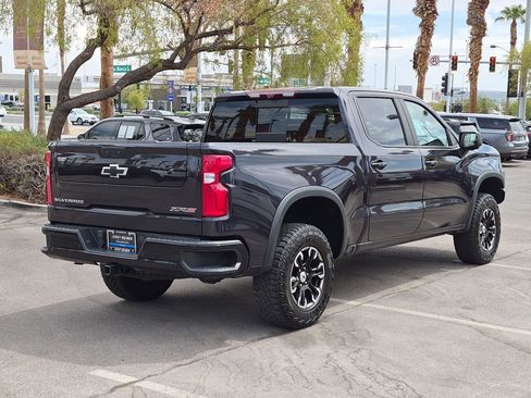 Certified 2022 Chevrolet Silverado 1500 ZR2 w/ Technology Package AWD/4WD image 5