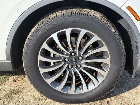 Used 2020 Lincoln Aviator Reserve w/ Elements Package Plus AWD/4WD image 4