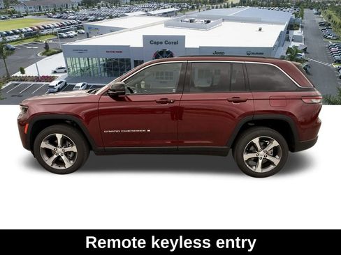 New 2026 Jeep Grand Cherokee Limited w/ Luxury Tech Group II RWD image 7