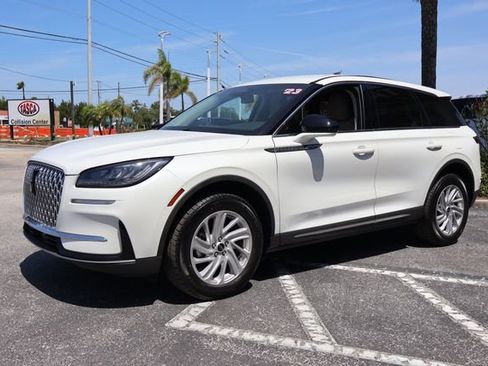 Certified 2023 Lincoln Corsair AWD image 3