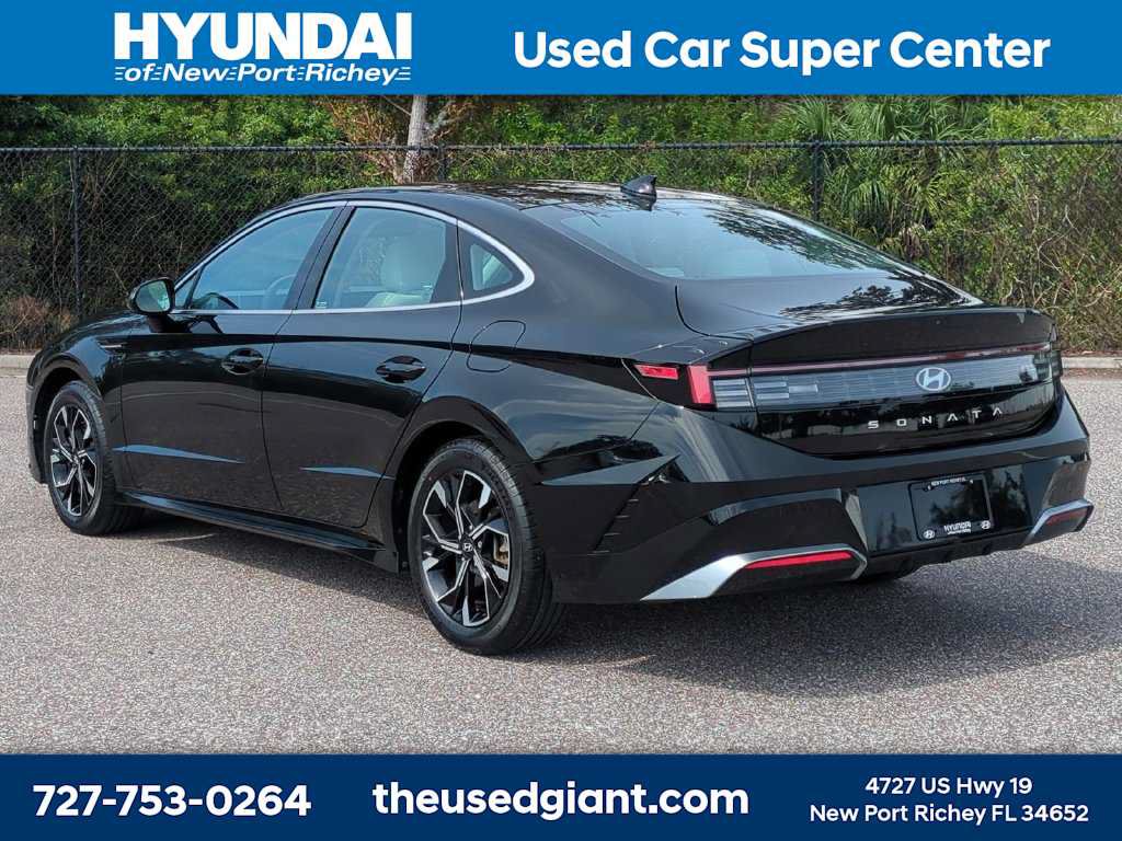 Used 2024 Hyundai Sonata SEL FWD image 3