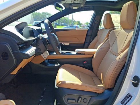 New 2026 Lexus ES 350h AWD image 7