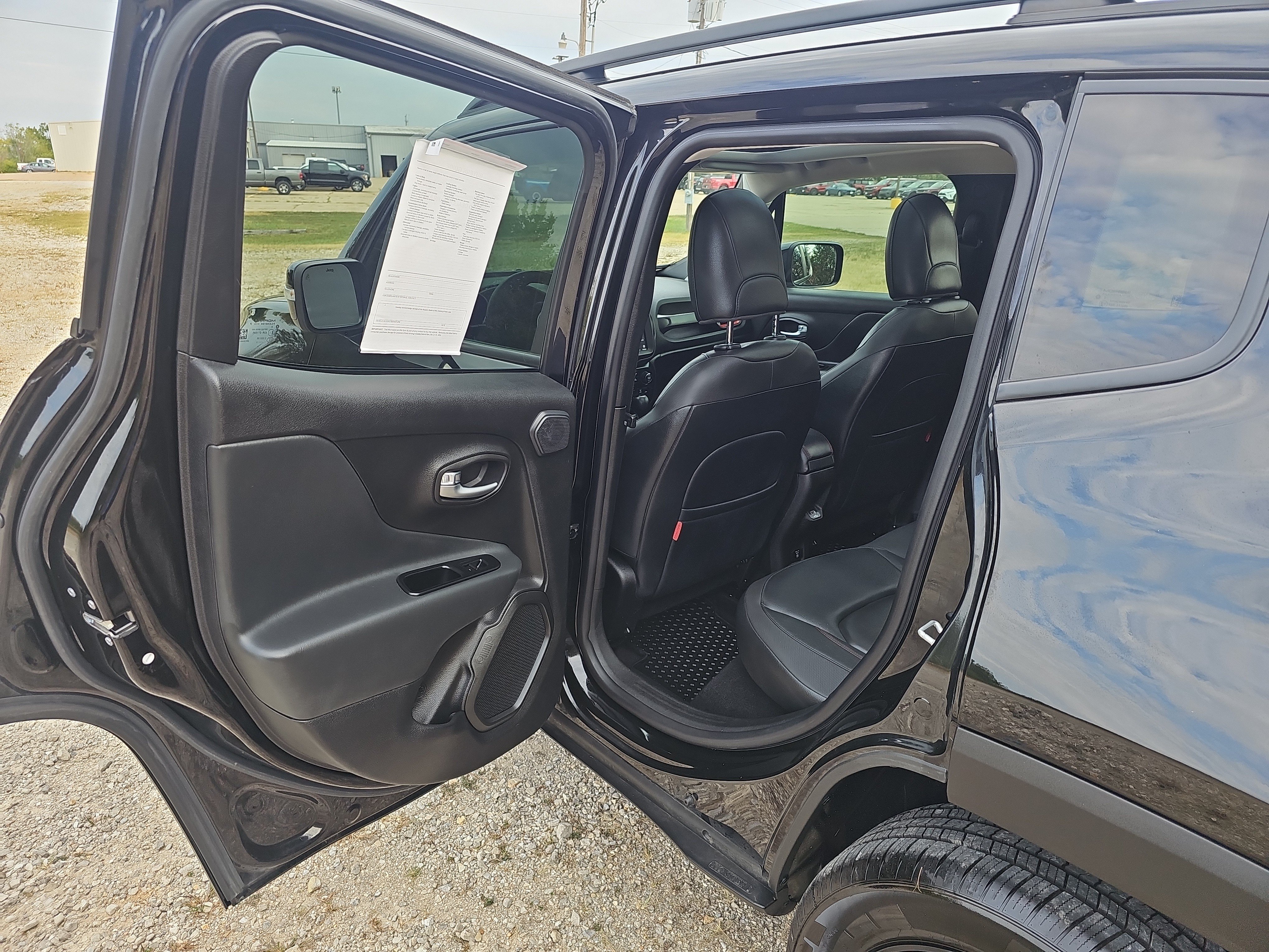 Used 2022 Jeep Renegade Trailhawk w/ Sun/Sound Group AWD/4WD image 13