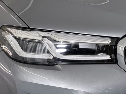 Used 2023 BMW 530i w/ Premium Package RWD image 12