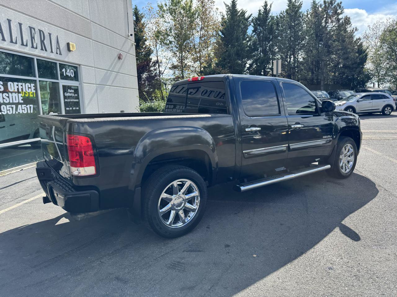 Used 2010 GMC Sierra 1500 Denali AWD/4WD image 5