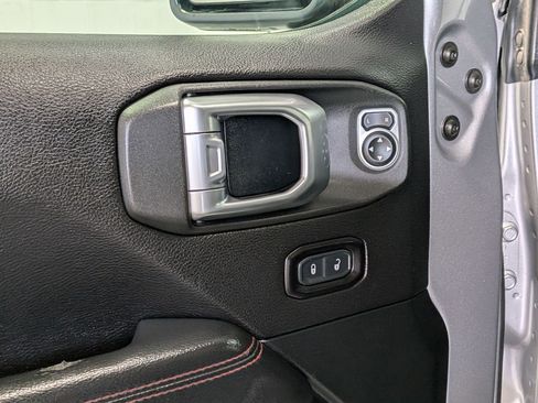 Used 2020 Jeep Gladiator Rubicon AWD/4WD image 16