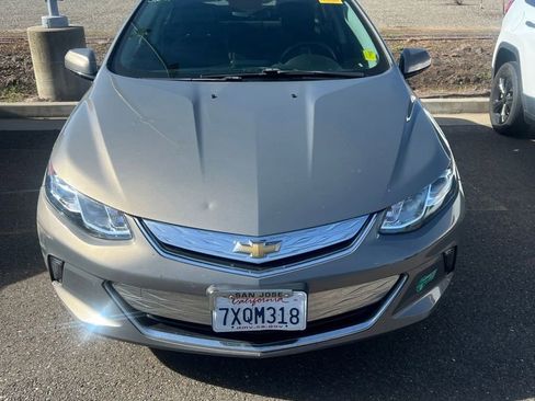 Used 2017 Chevrolet Volt LT FWD image 3