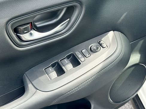 Used 2024 Honda HR-V LX image 15