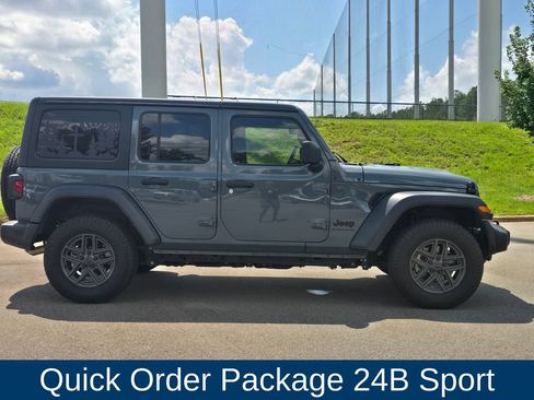 Used 2024 Jeep Wrangler Unlimited Sport AWD/4WD image 3