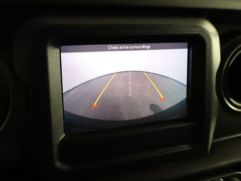 Used 2022 Jeep Wrangler Sport AWD/4WD image 38