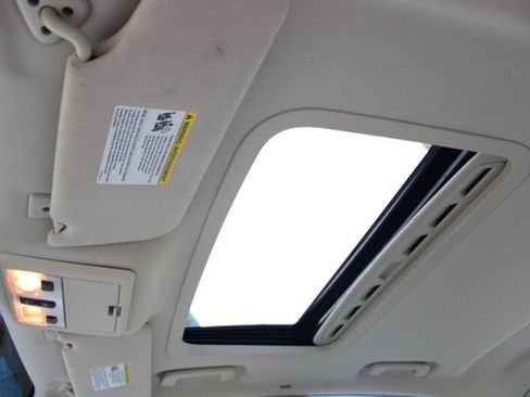 Used 2005 Ford Five Hundred SEL image 9