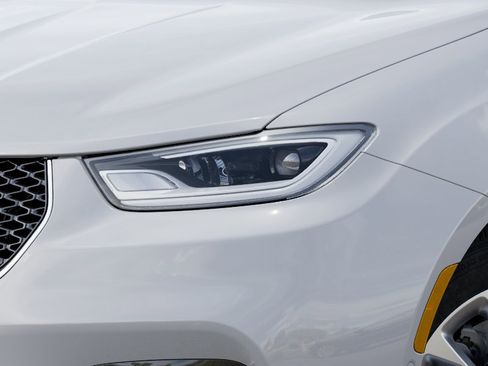 New 2026 Chrysler Pacifica Select AWD/4WD image 12