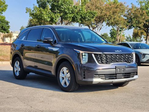 New 2026 Kia Sorento LX image 2