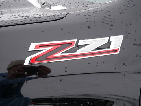 Used 2022 Chevrolet Silverado 1500 LT Trail Boss w/ LT Trail Boss Premium Package image 9