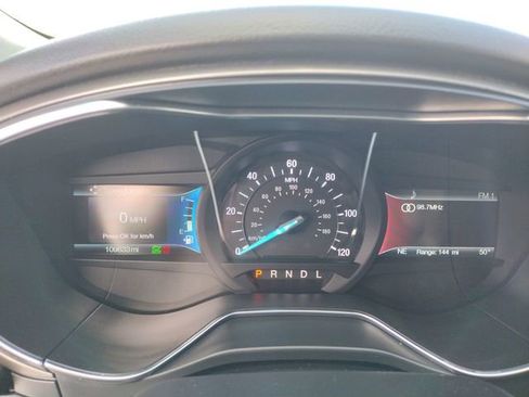 Used 2018 Ford Fusion SE image 17