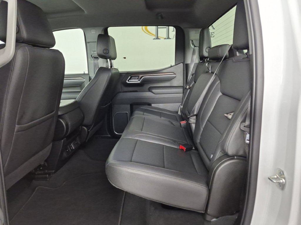Used 2025 GMC Sierra 1500 SLT AWD/4WD image 29