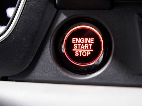 Certified 2025 Honda Pilot EX-L image 36