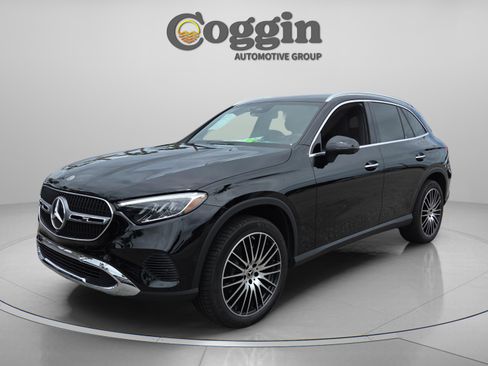 Used 2026 Mercedes-Benz GLC 300 image 1