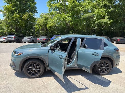 Certified 2025 Honda HR-V Sport image 19