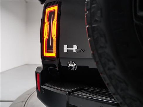 Used 2024 GMC Hummer EV 2X image 38