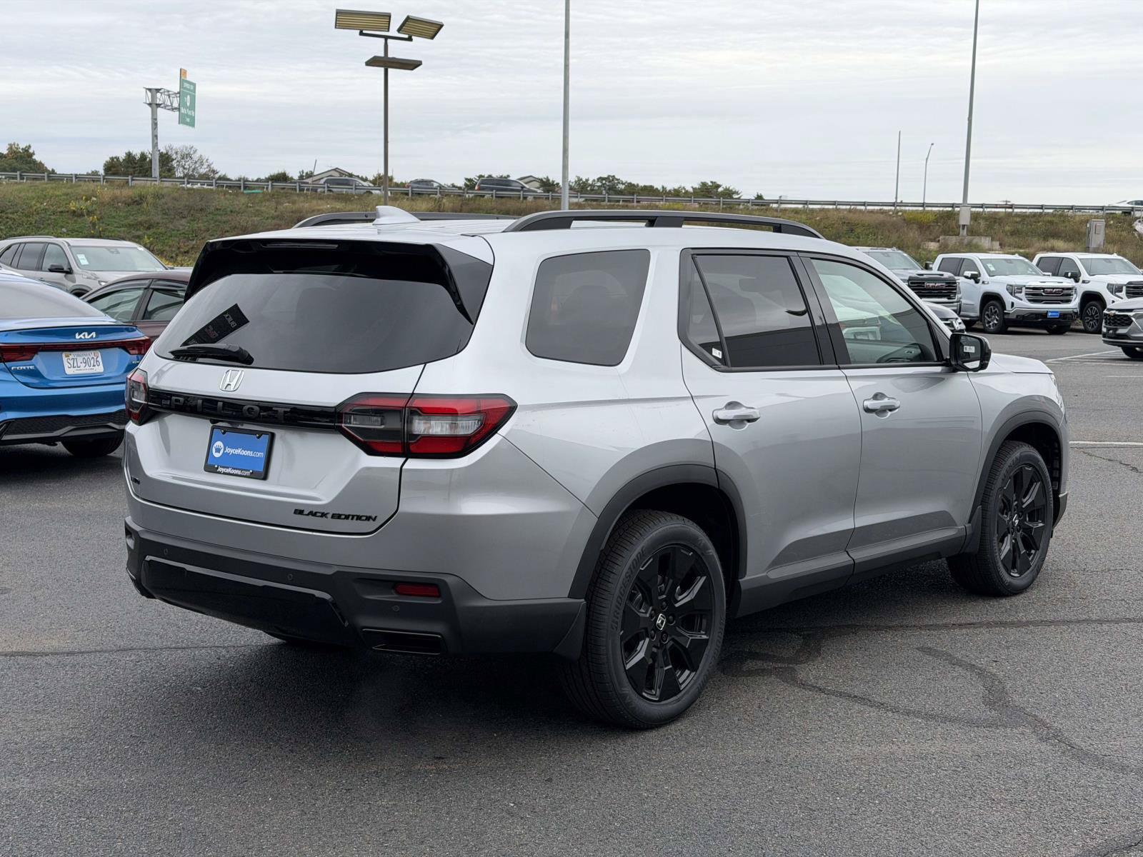 New 2026 Honda Pilot Black Edition image 2
