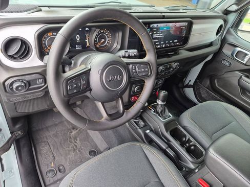 Used 2024 Jeep Wrangler Unlimited Sport AWD/4WD image 9