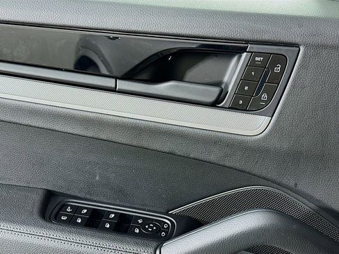 New 2025 Porsche Cayenne E-Hybrid Coupe image 20