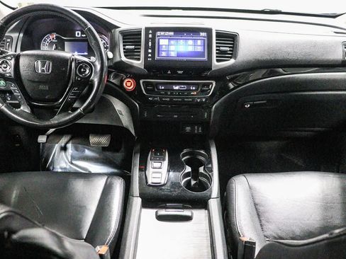 Used 2017 Honda Pilot Touring image 14