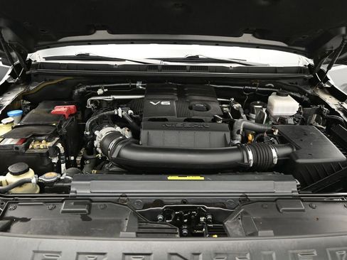 Used 2023 Nissan Frontier PRO-4X w/ Tow Package AWD/4WD image 5